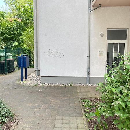 Studio Apartment In Stoetteritz With Balcony - Great Public Transport Links To The City Leipzig Bagian luar foto
