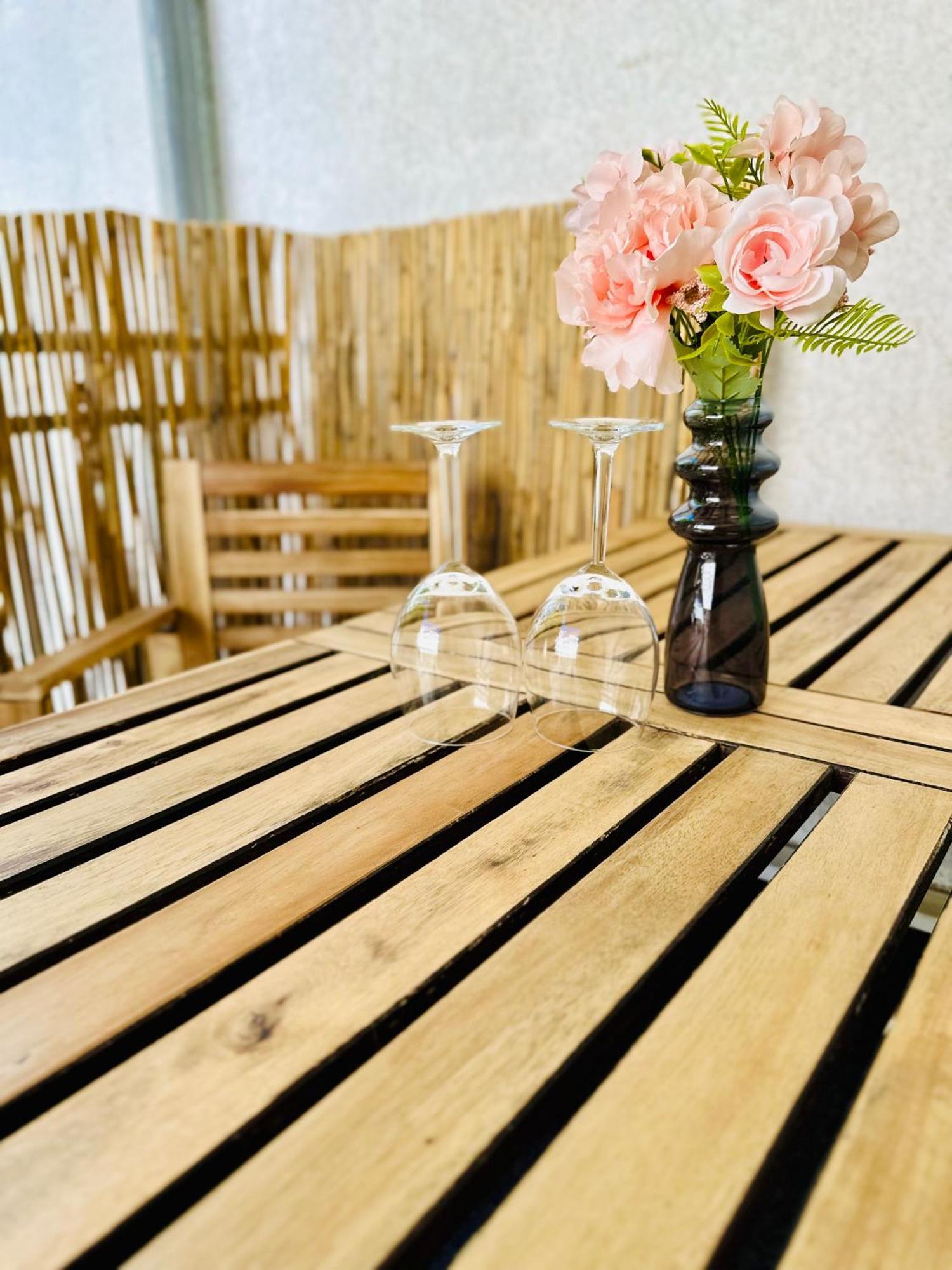 Studio Apartment In Stoetteritz With Balcony - Great Public Transport Links To The City Leipzig Bagian luar foto