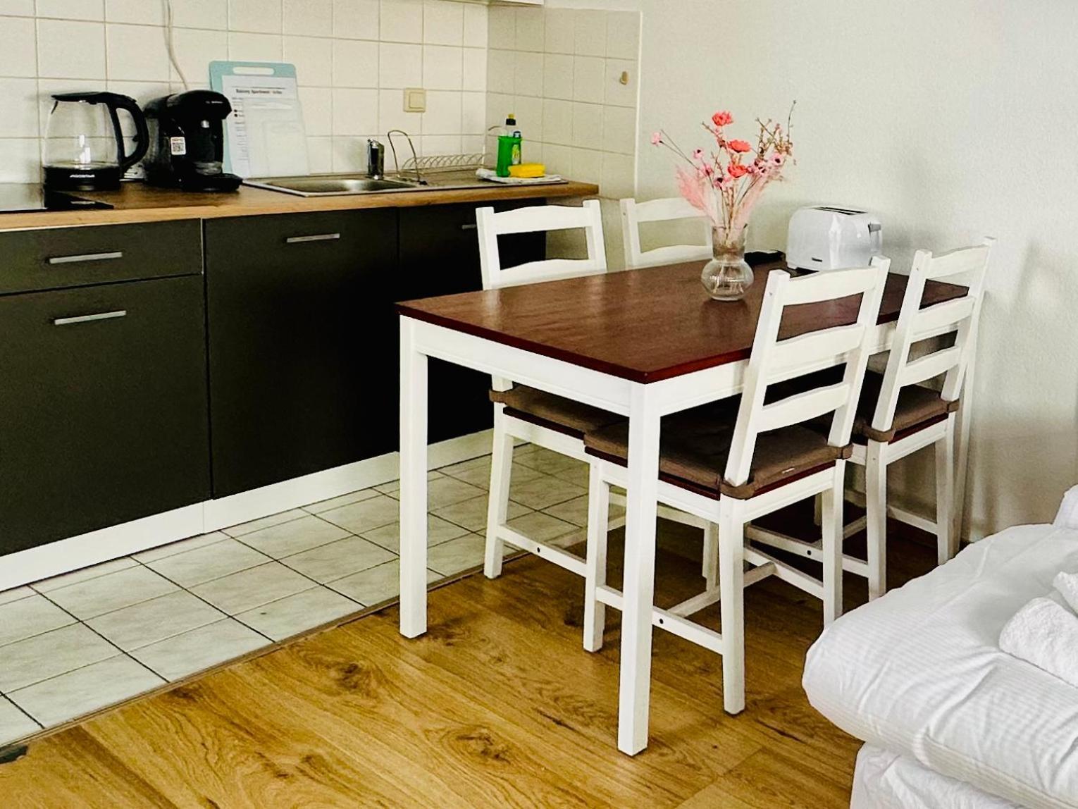Studio Apartment In Stoetteritz With Balcony - Great Public Transport Links To The City Leipzig Bagian luar foto
